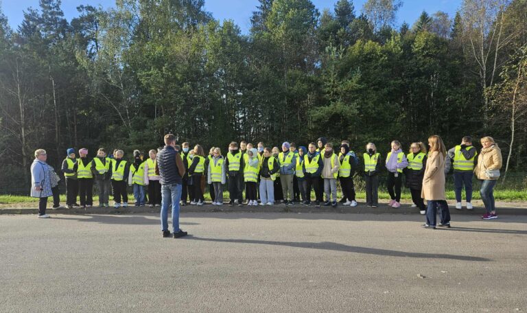 Plungės „Ryto“ progimnazijos ketvirtokai lankėsi Jėrubaičių sąvartyne