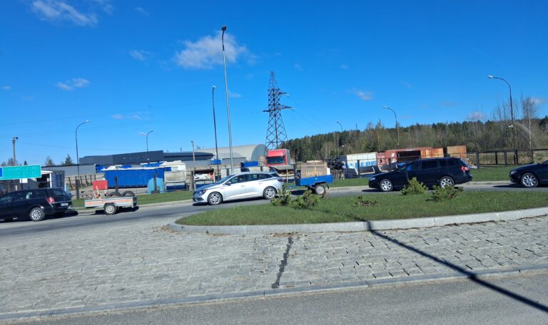Mažeikiuose patekimas į didelių atliekų surinkimo aikštelę iššūkis gyventojams